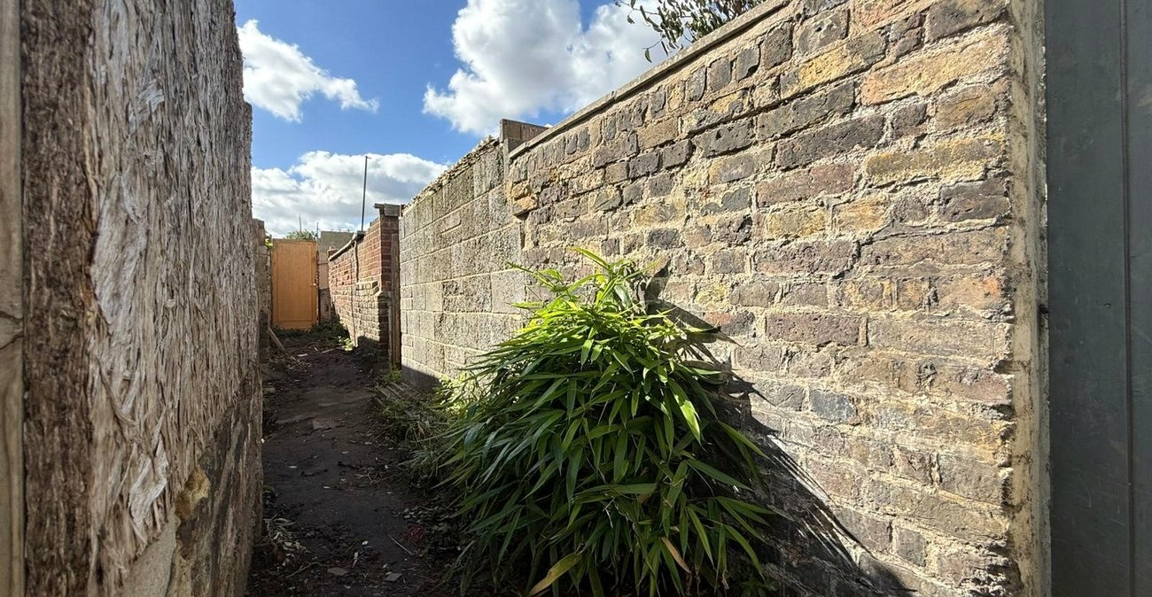 4 bedroom house for sale in Gravesend | Robinson Michael & Jackson