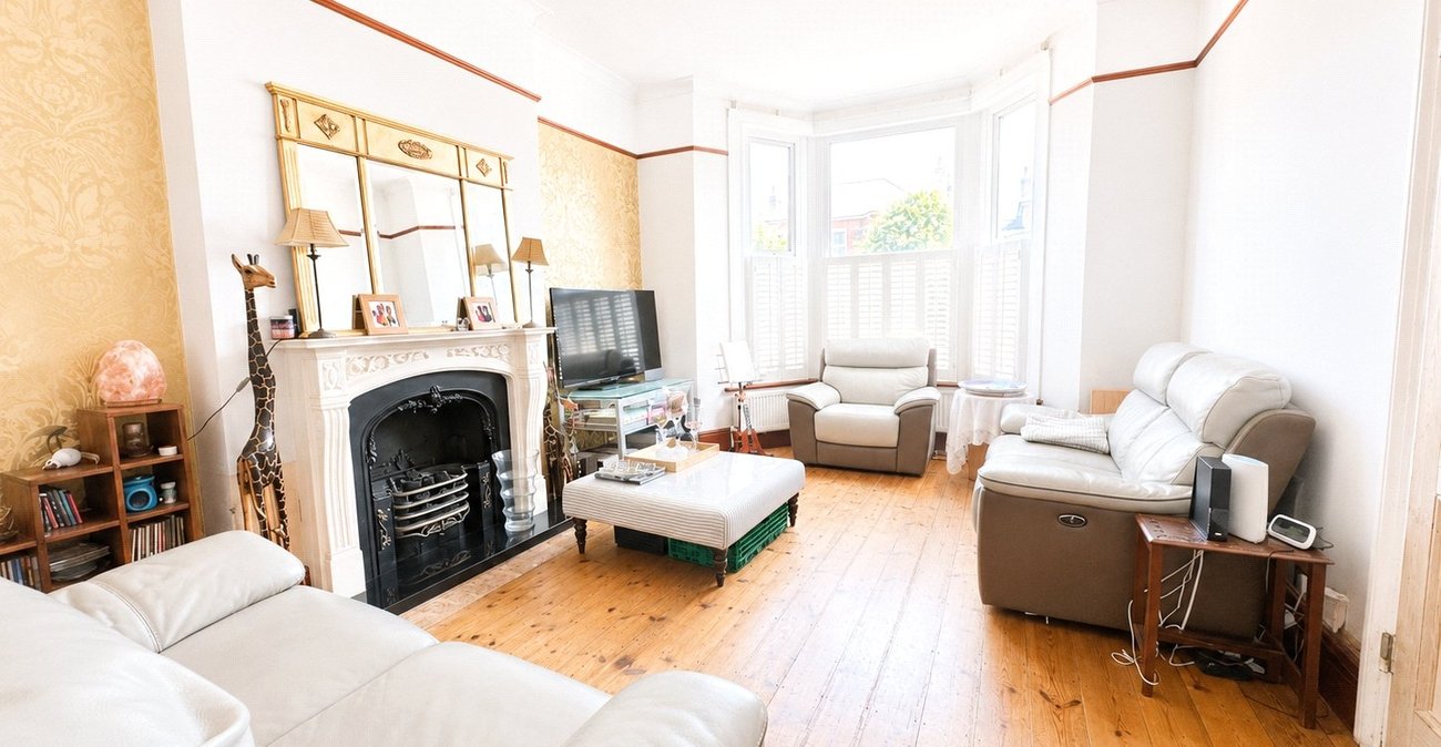 4 bedroom house for sale in London | Robinson Jackson
