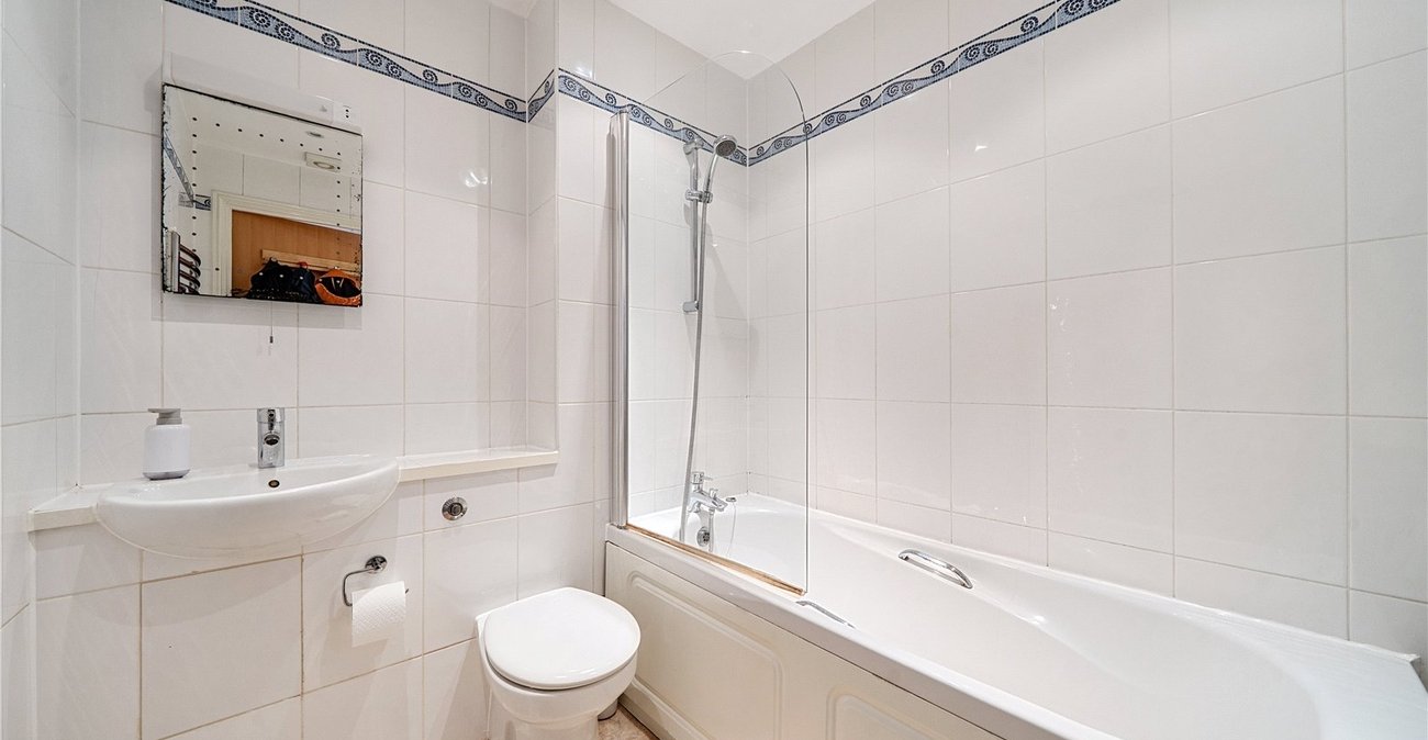 2 bedroom property for sale in Sydenham | Robinson Jackson