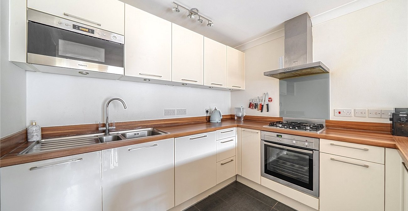 2 bedroom property for sale in Sydenham | Robinson Jackson