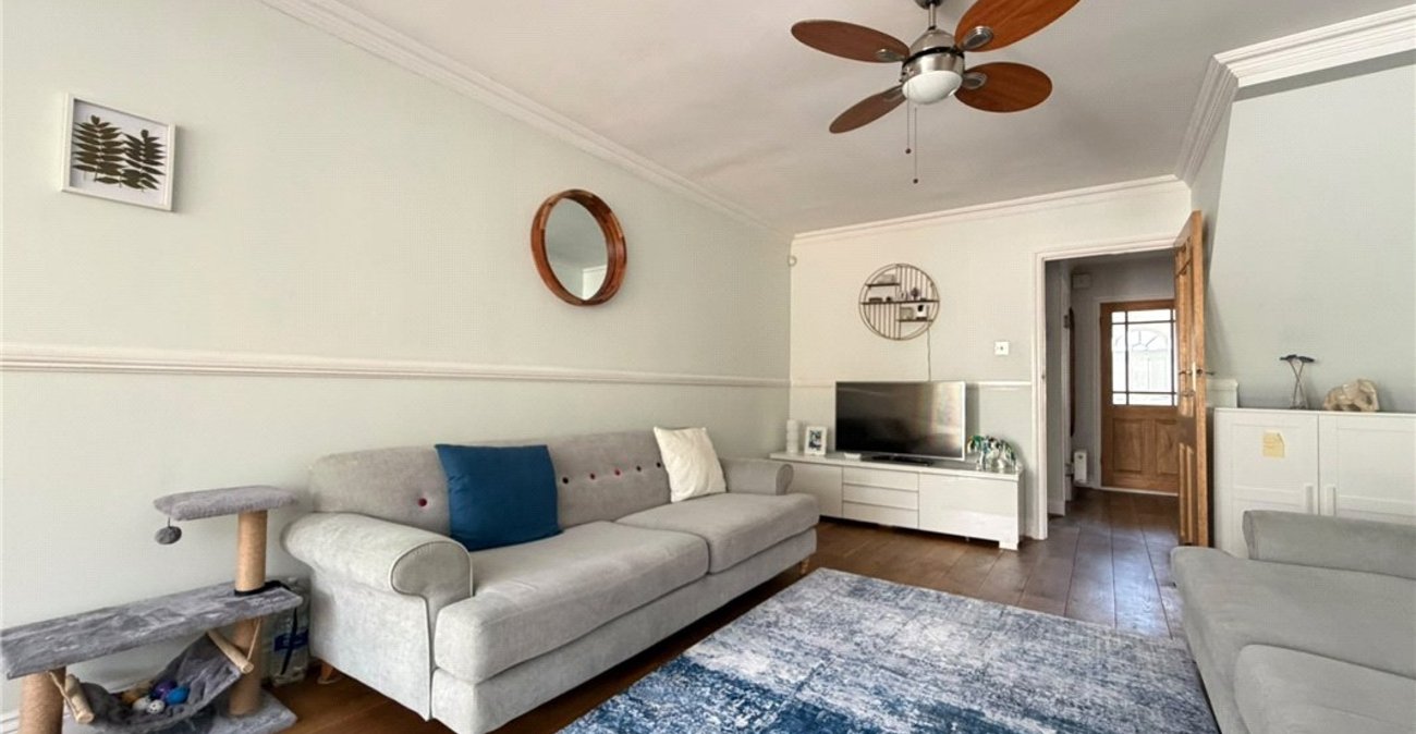 2 bedroom house for sale in Orpington | Robinson Jackson