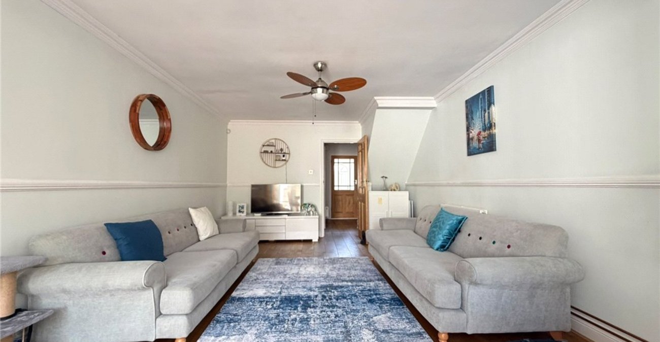 2 bedroom house for sale in Orpington | Robinson Jackson