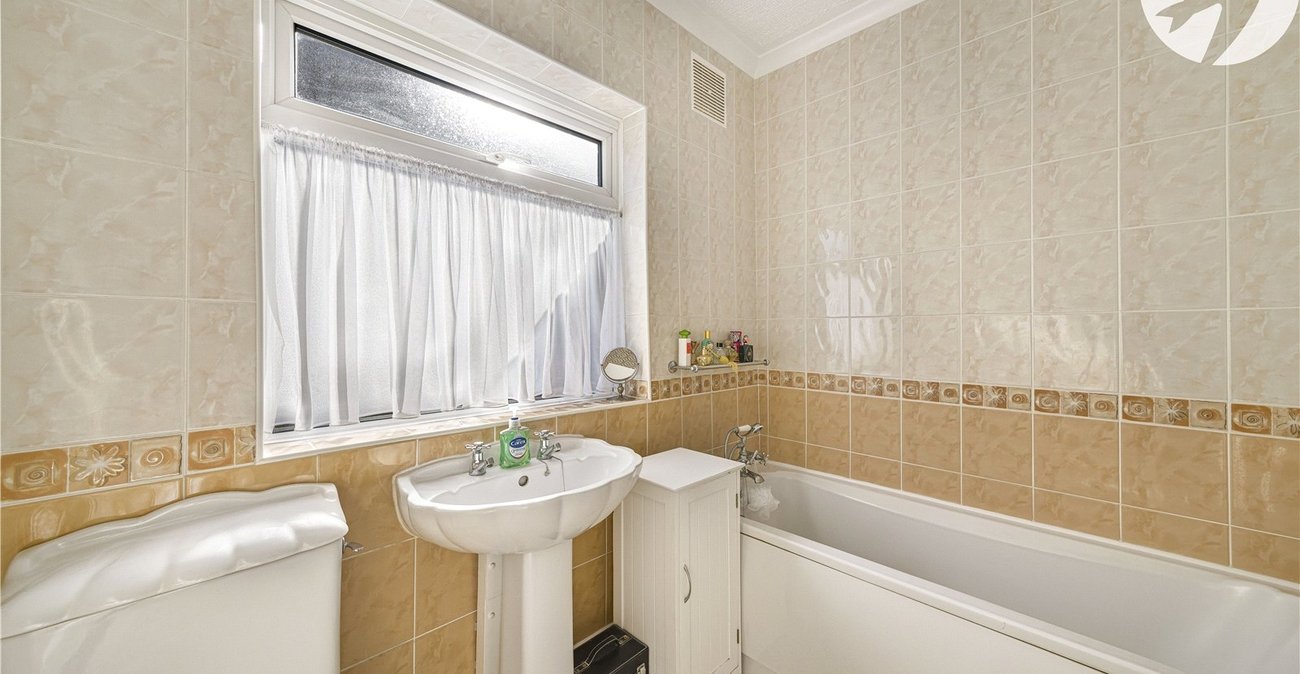 4 bedroom house for sale in West Dartford | Robinson Jackson