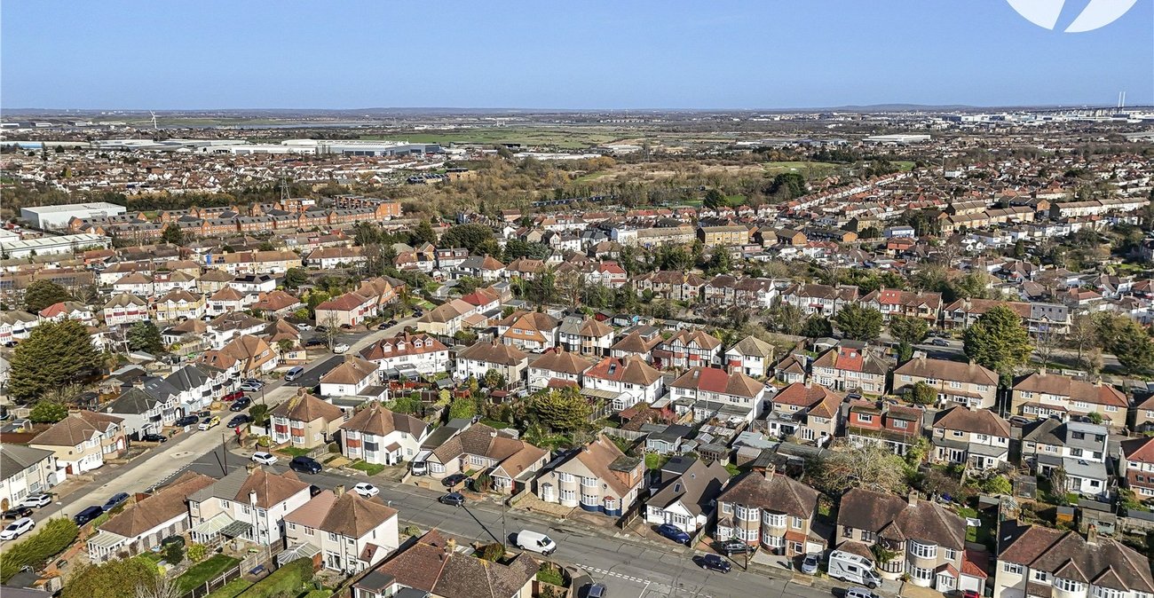 4 bedroom house for sale in West Dartford | Robinson Jackson