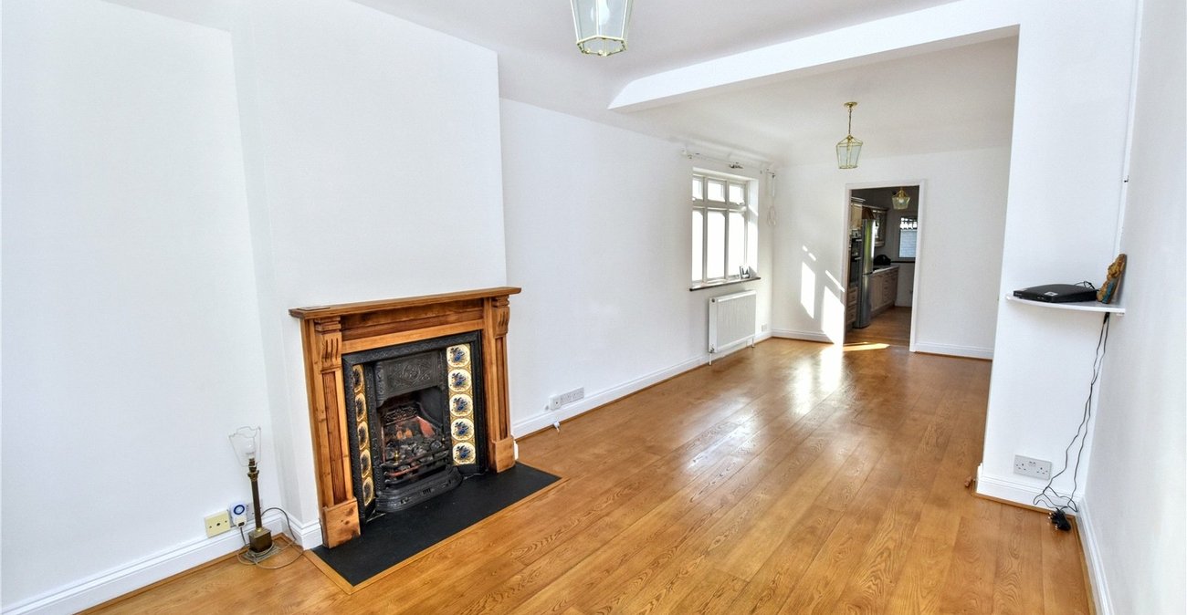 2 bedroom bungalow for sale in Bexleyheath | Robinson Jackson