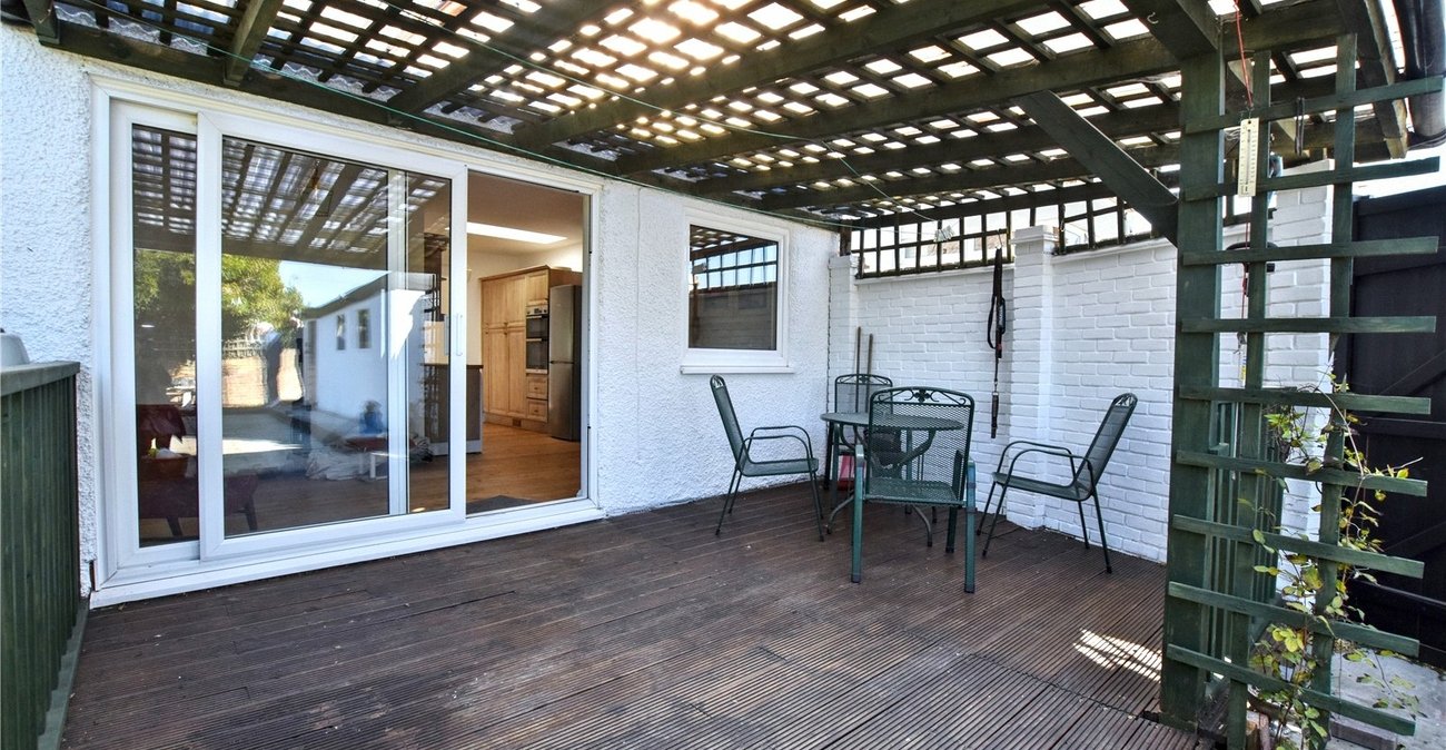 2 bedroom bungalow for sale in Bexleyheath | Robinson Jackson