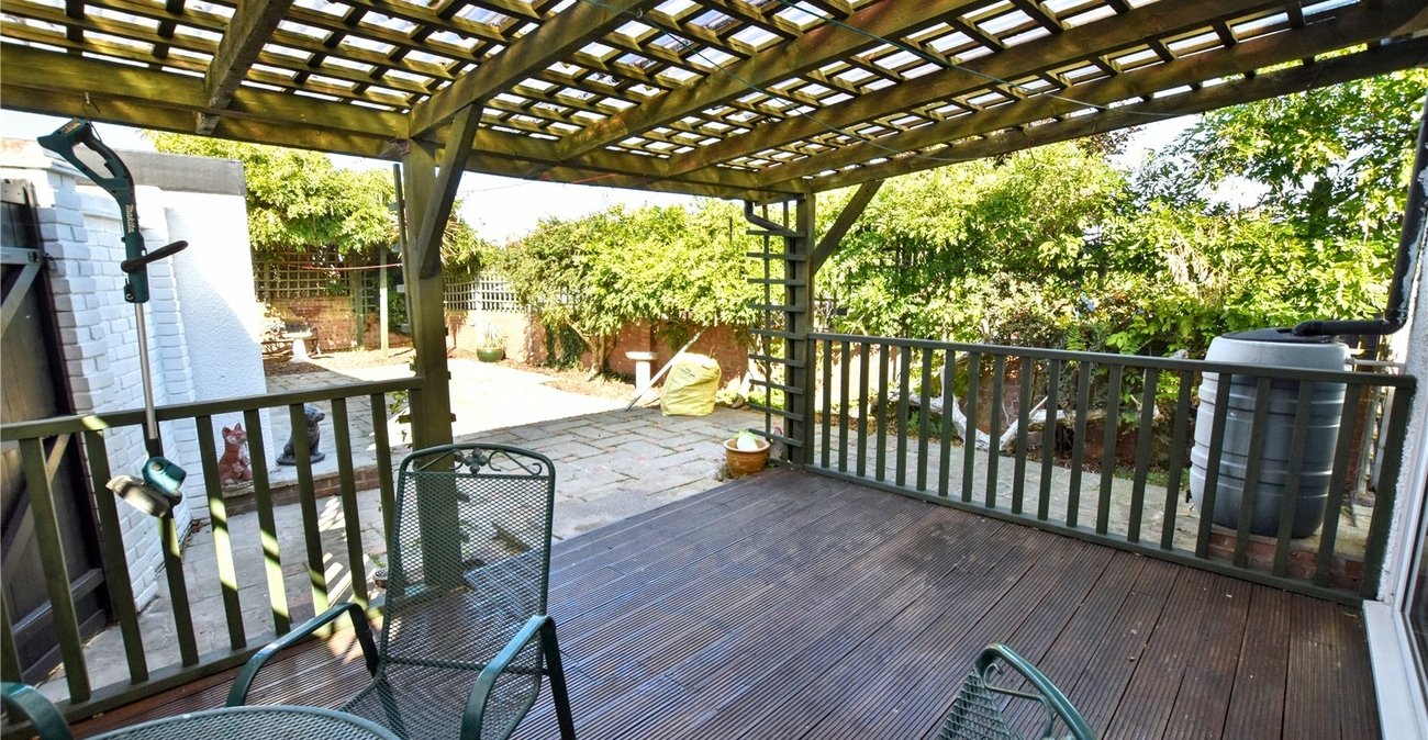 2 bedroom bungalow for sale in Bexleyheath | Robinson Jackson