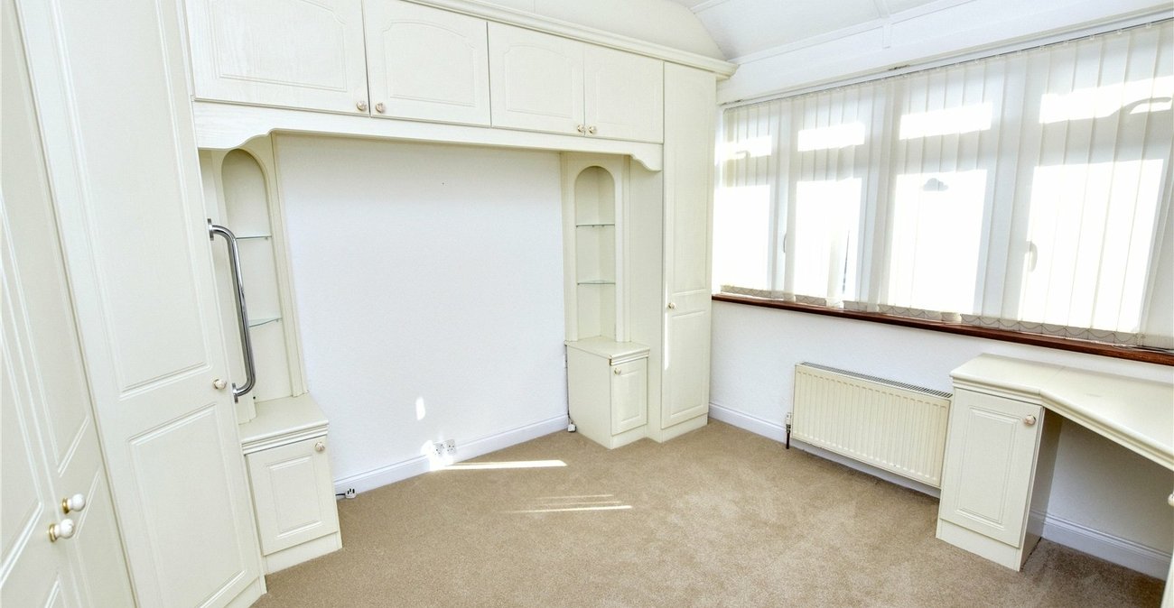 2 bedroom bungalow for sale in Bexleyheath | Robinson Jackson