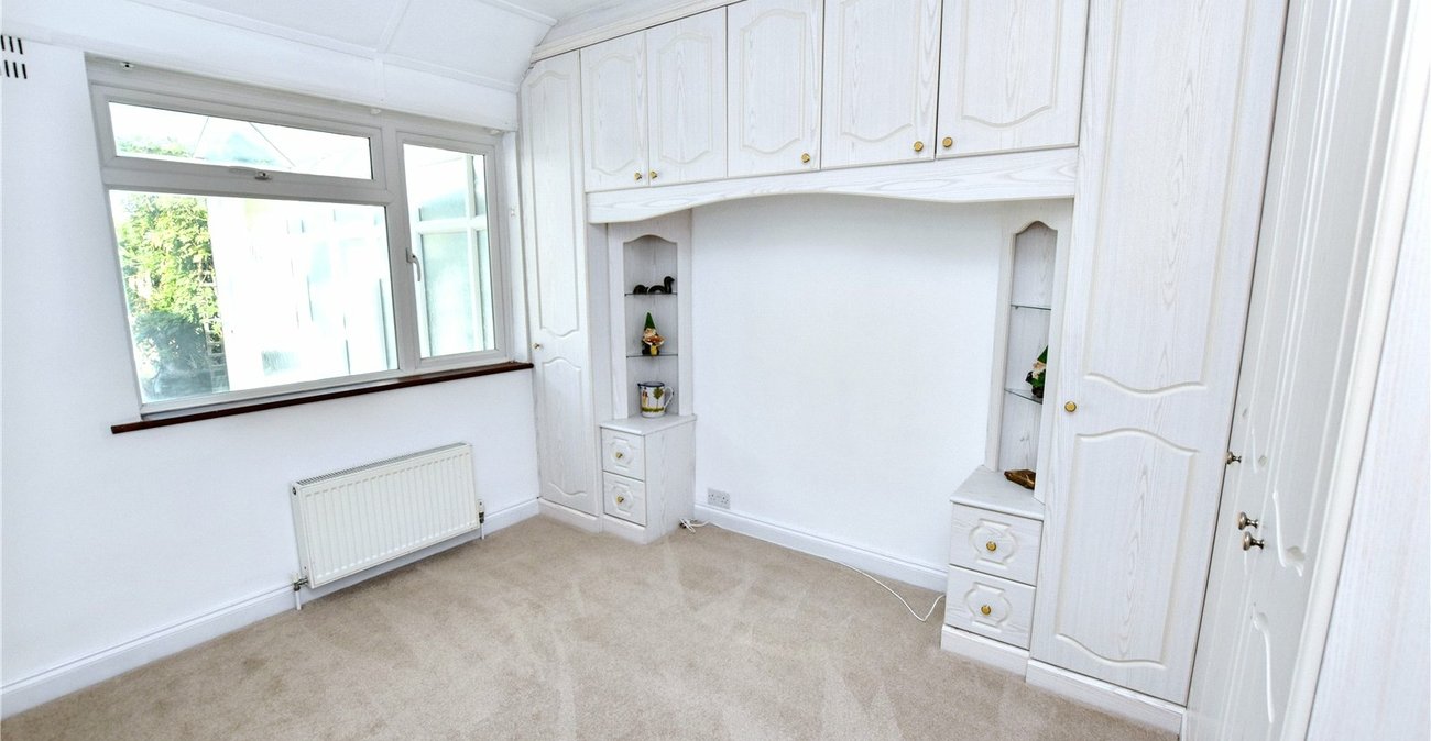 2 bedroom bungalow for sale in Bexleyheath | Robinson Jackson
