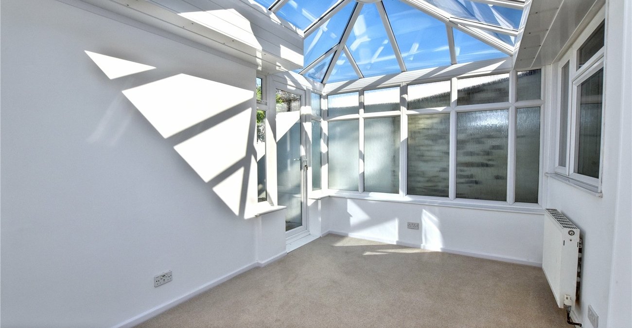 2 bedroom bungalow for sale in Bexleyheath | Robinson Jackson