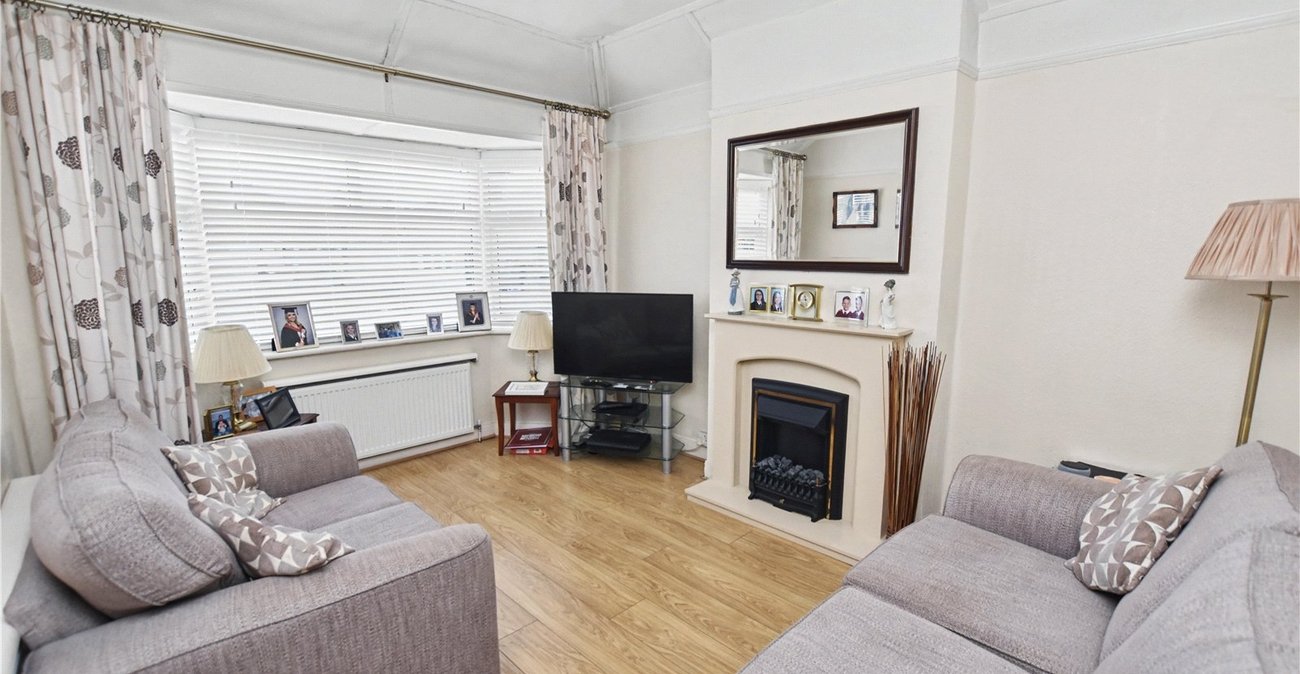 2 bedroom bungalow for sale in Bexleyheath | Robinson Jackson
