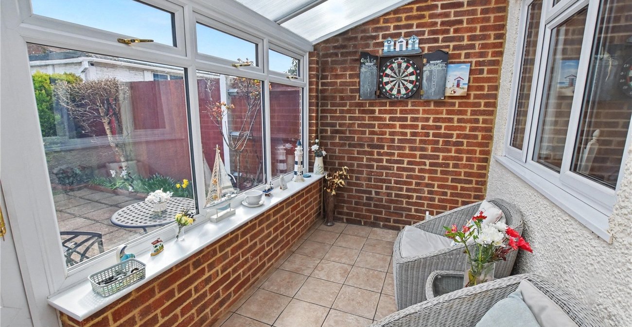2 bedroom bungalow for sale in Bexleyheath | Robinson Jackson