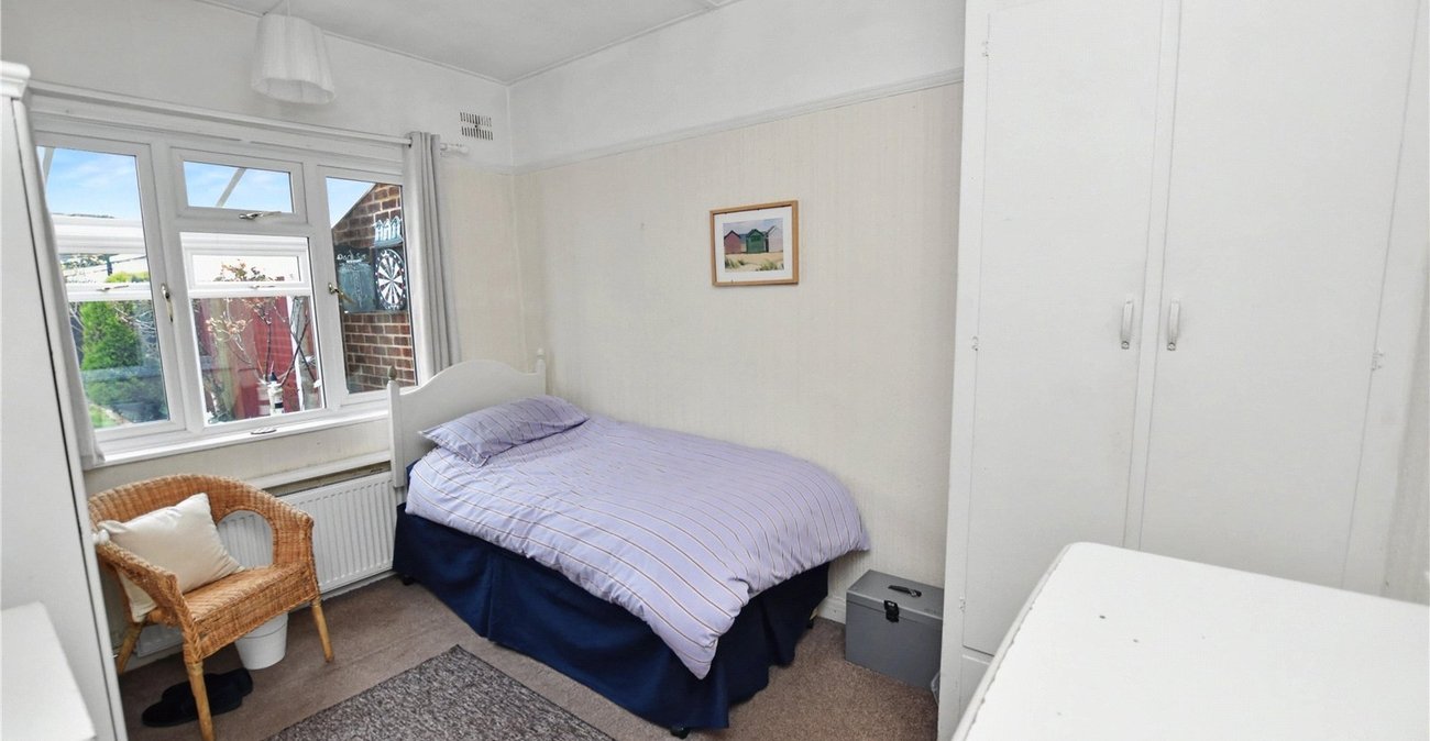 2 bedroom bungalow for sale in Bexleyheath | Robinson Jackson