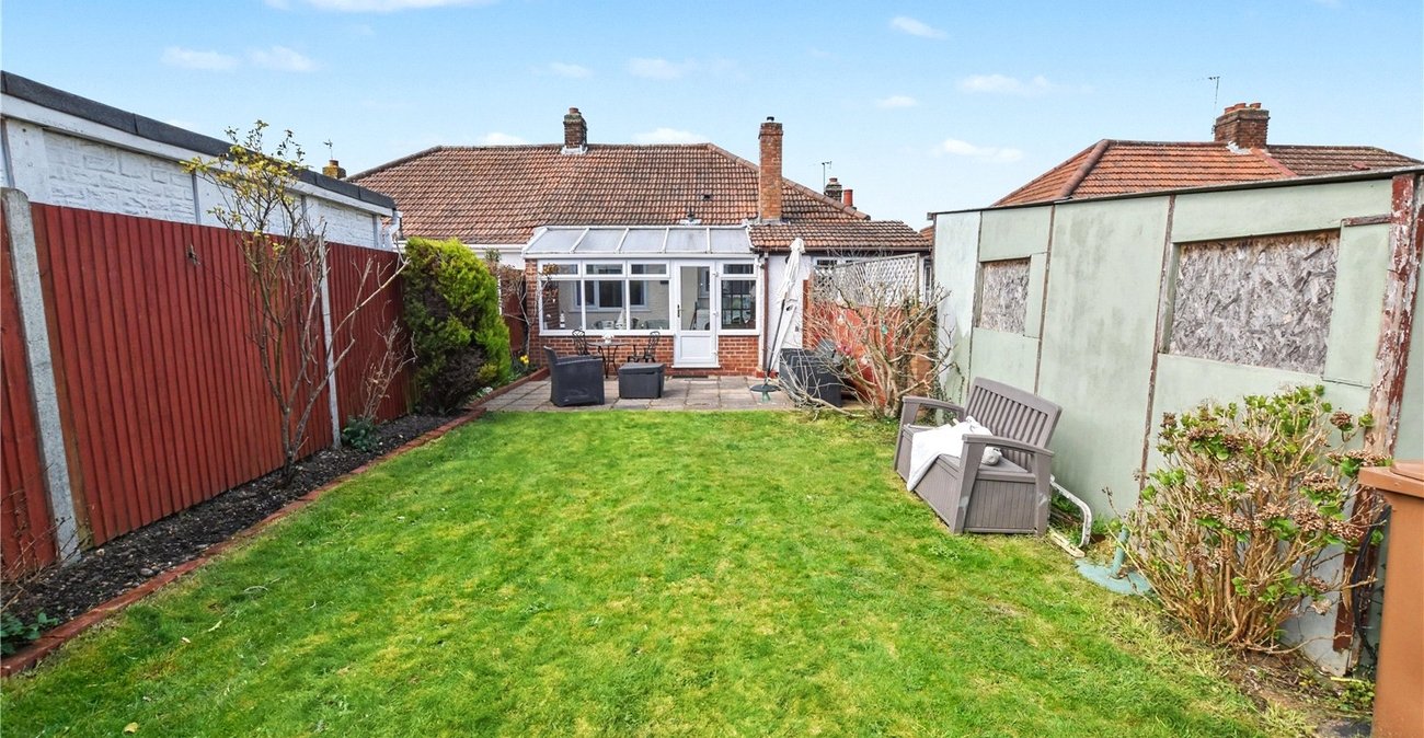 2 bedroom bungalow for sale in Bexleyheath | Robinson Jackson