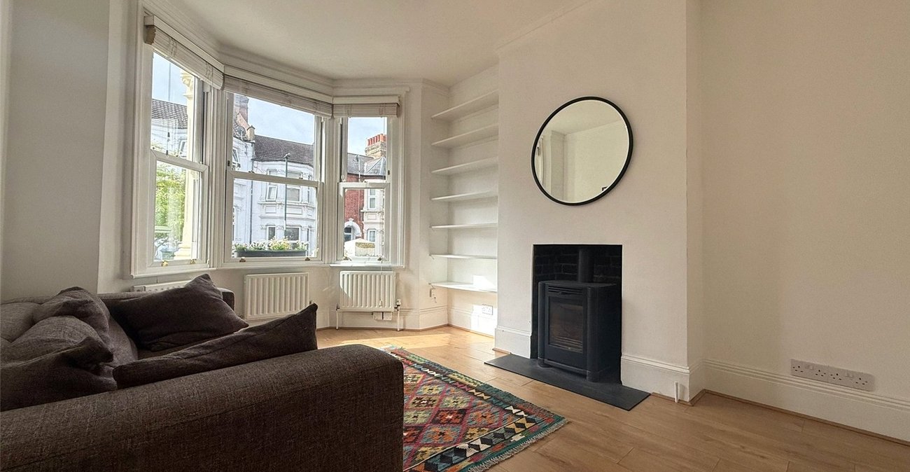 1 bedroom property for sale in Plumstead Common | Robinson Jackson