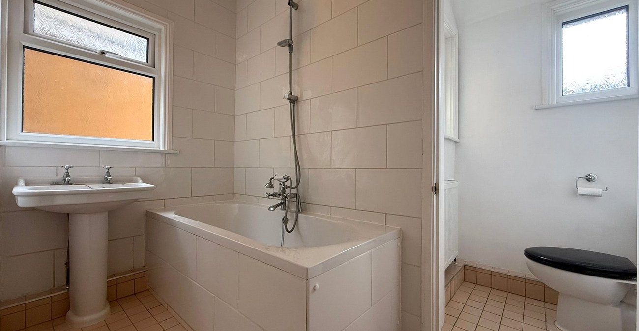 1 bedroom property for sale in Plumstead Common | Robinson Jackson