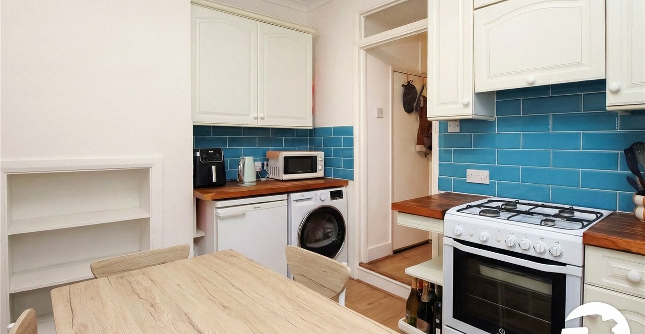 1 bedroom property for sale in Plumstead Common | Robinson Jackson
