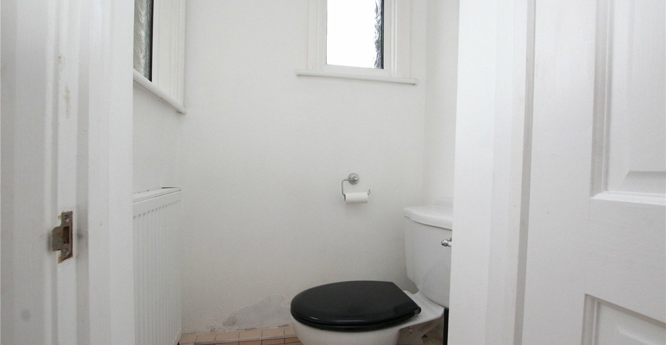 1 bedroom property for sale in Plumstead Common | Robinson Jackson