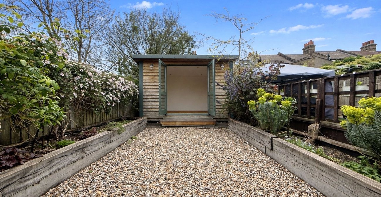 1 bedroom property for sale in Plumstead Common | Robinson Jackson