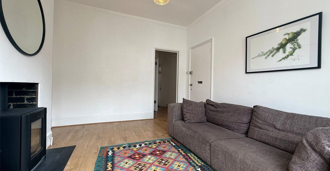 1 bedroom property for sale in Plumstead Common | Robinson Jackson
