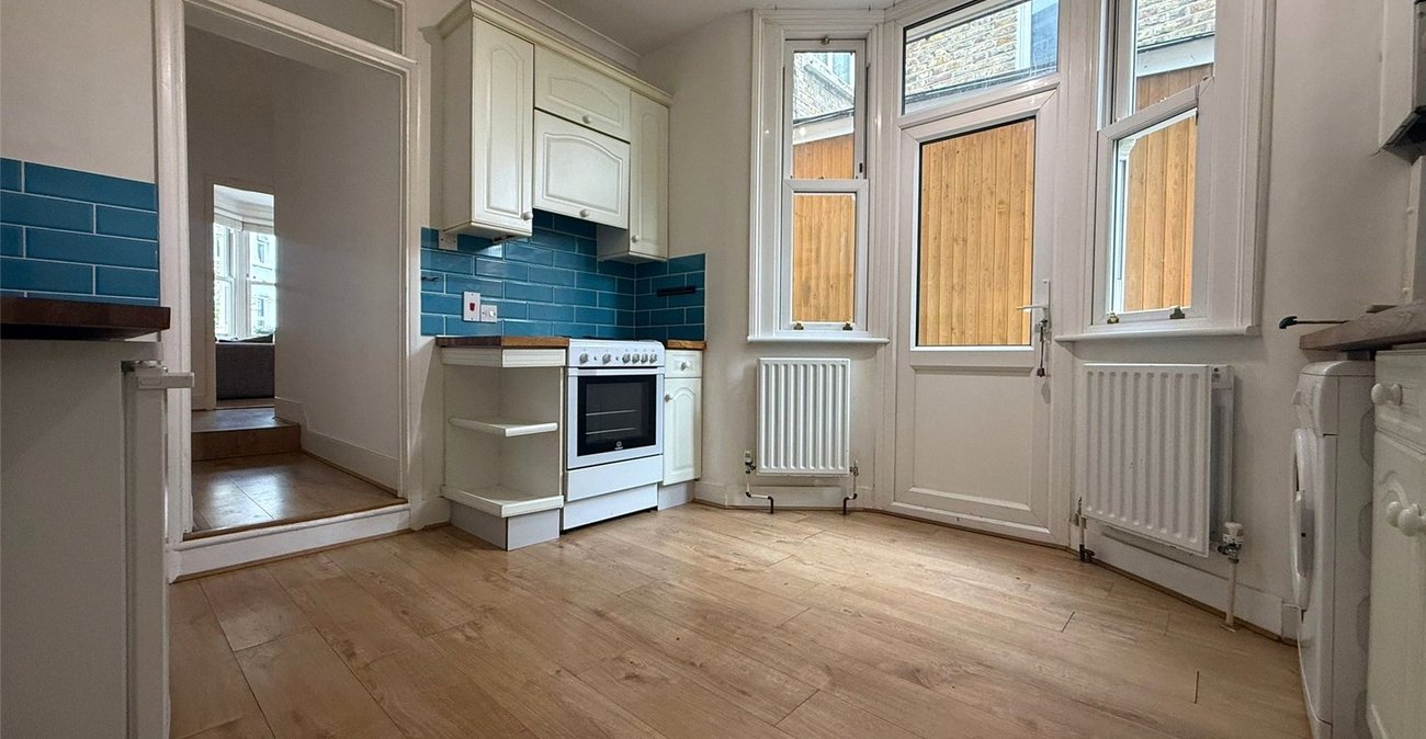 1 bedroom property for sale in Plumstead Common | Robinson Jackson