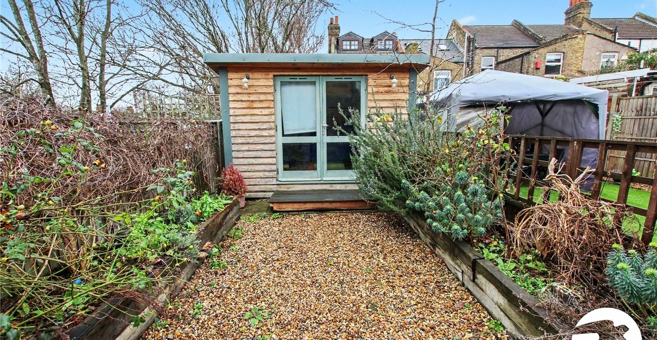 1 bedroom property for sale in Plumstead Common | Robinson Jackson
