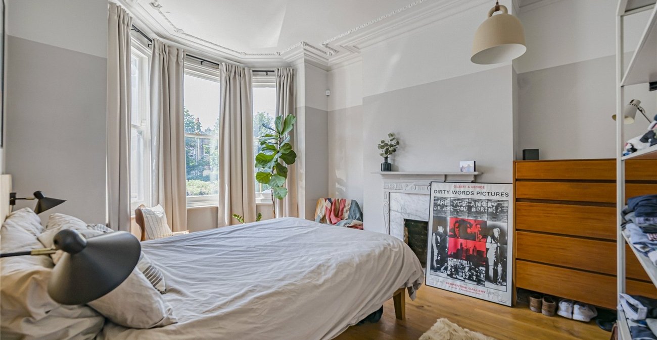 2 bedroom property for sale in Plumstead Common | Robinson Jackson