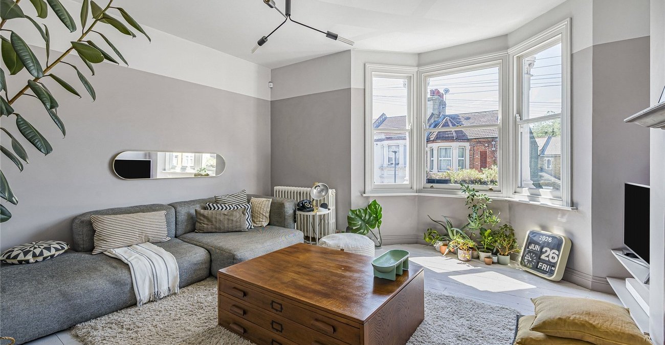 2 bedroom property for sale in Plumstead Common | Robinson Jackson