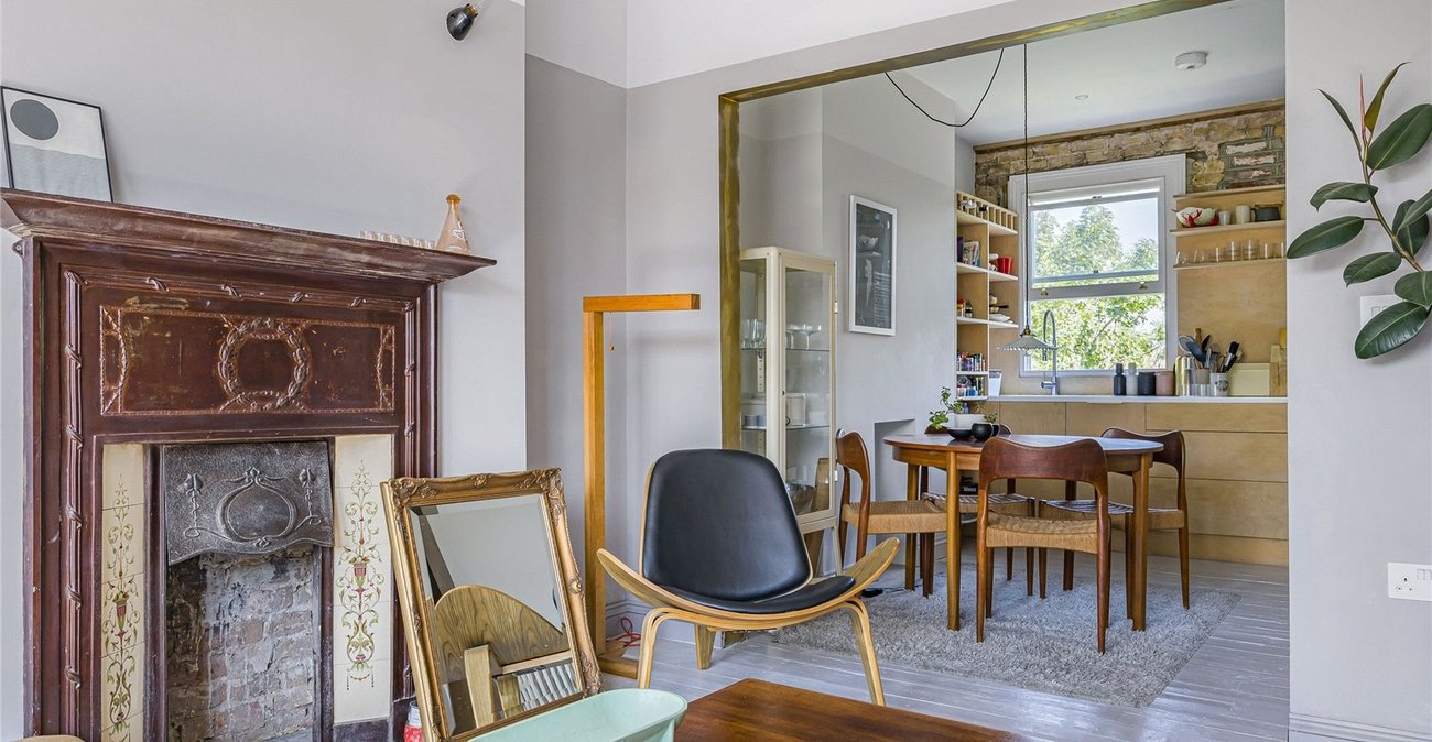 2 bedroom property for sale in Plumstead Common | Robinson Jackson