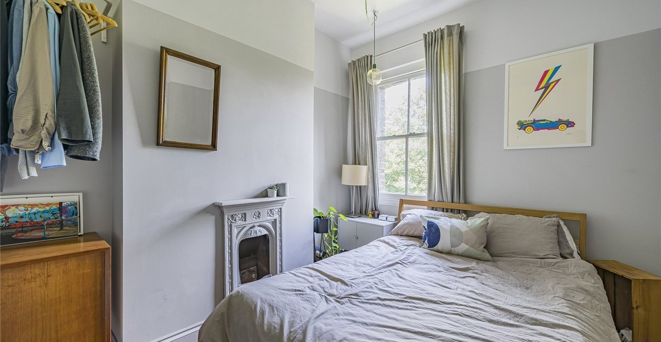 2 bedroom property for sale in Plumstead Common | Robinson Jackson