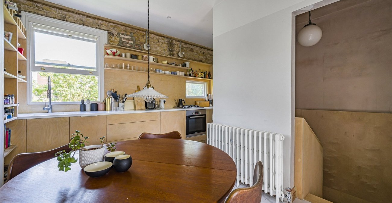 2 bedroom property for sale in Plumstead Common | Robinson Jackson