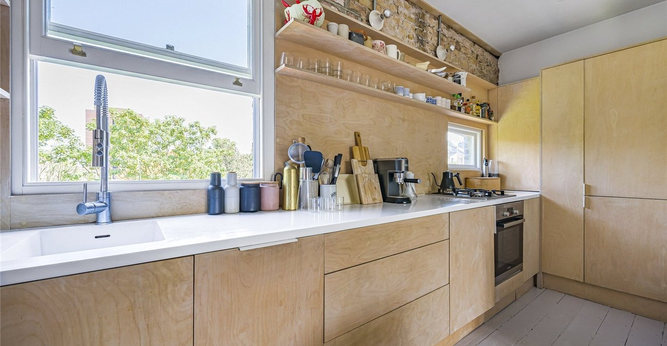 2 bedroom property for sale in Plumstead Common | Robinson Jackson