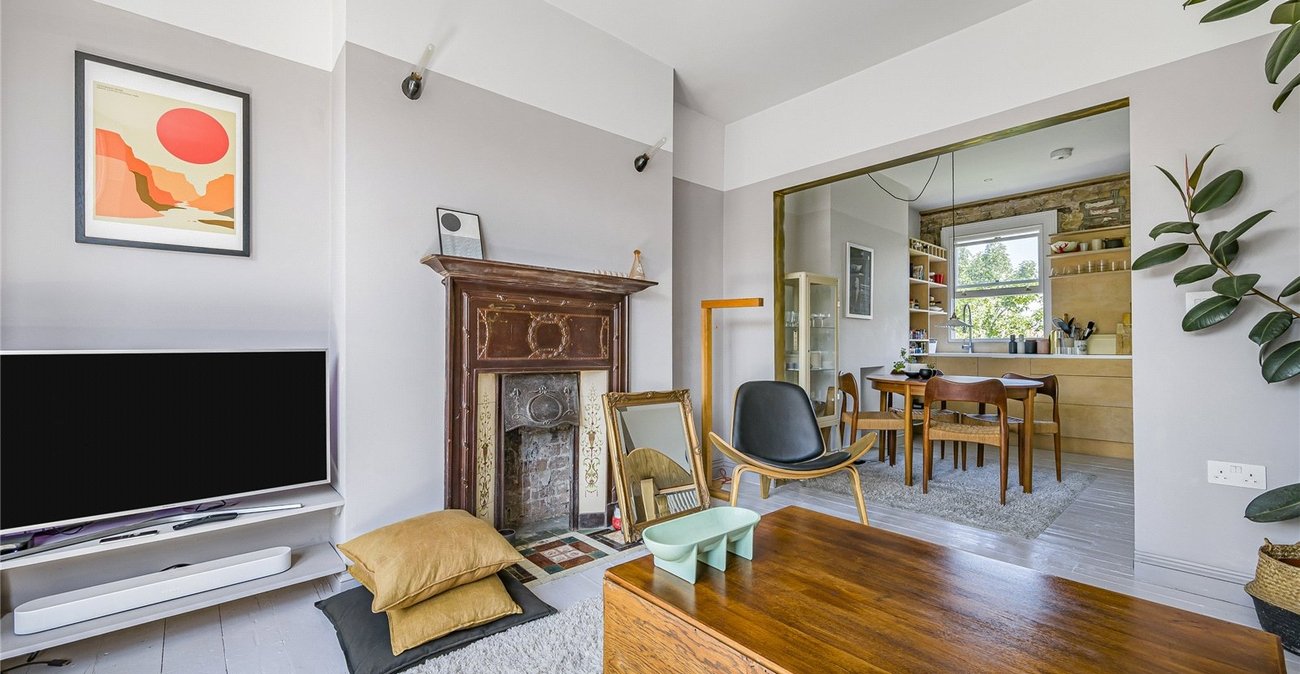 2 bedroom property for sale in Plumstead Common | Robinson Jackson