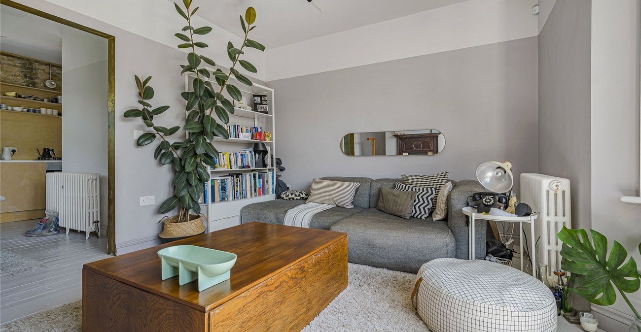 2 bedroom property for sale in Plumstead Common | Robinson Jackson