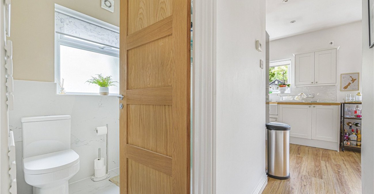 2 bedroom bungalow for sale in Orpington | Robinson Jackson