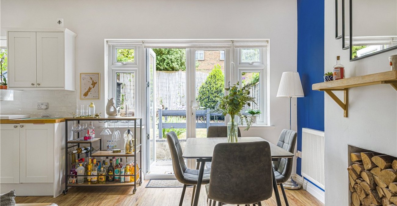 2 bedroom bungalow for sale in Orpington | Robinson Jackson