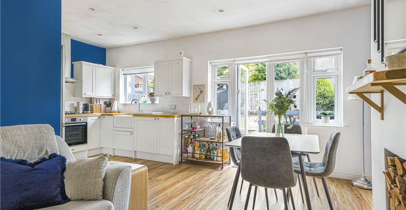 2 bedroom bungalow for sale in Orpington | Robinson Jackson