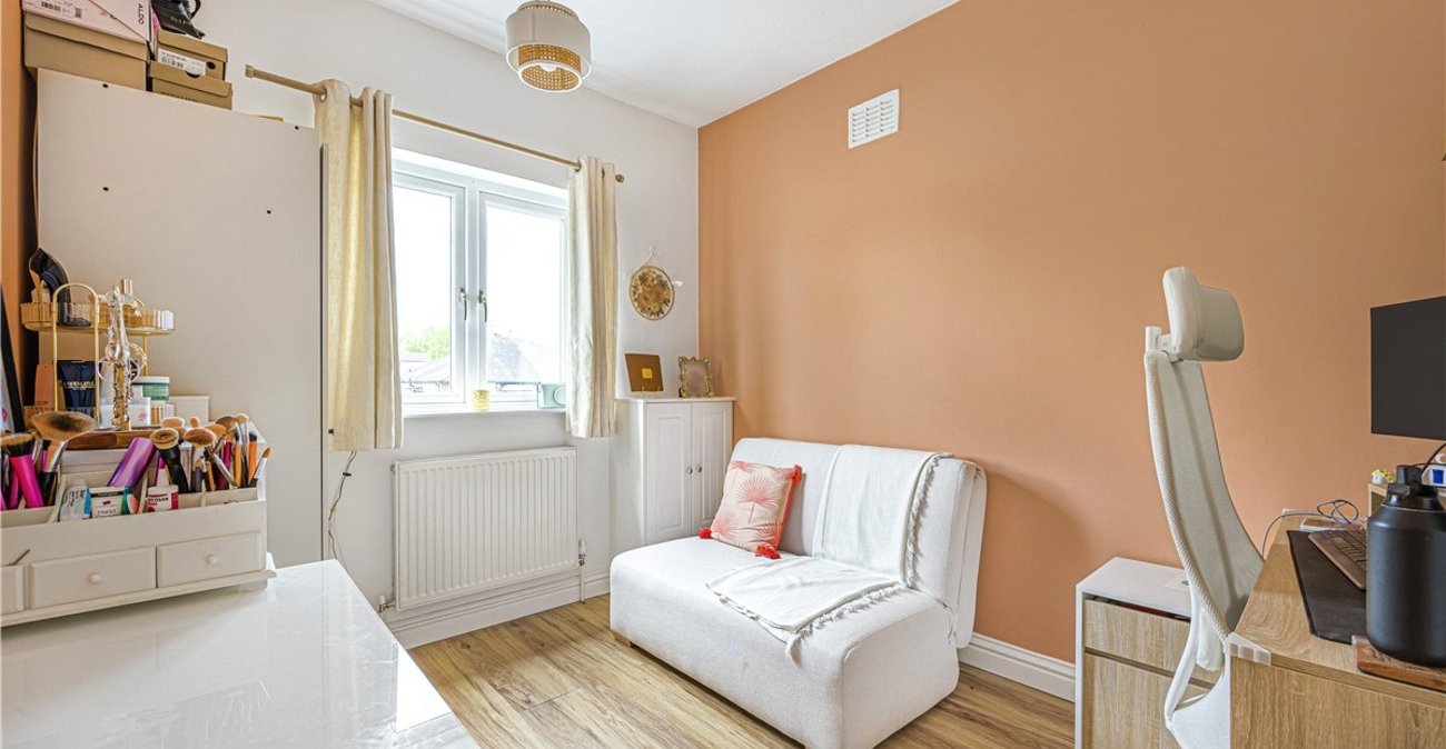 2 bedroom bungalow for sale in Orpington | Robinson Jackson