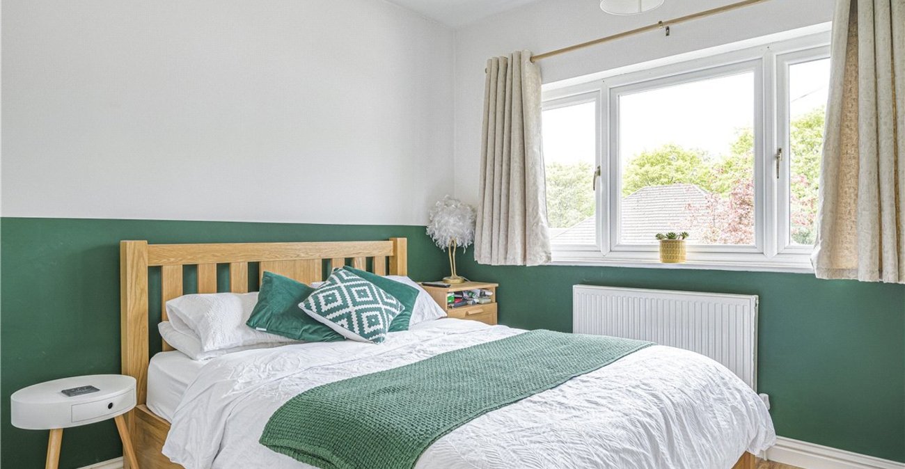 2 bedroom bungalow for sale in Orpington | Robinson Jackson