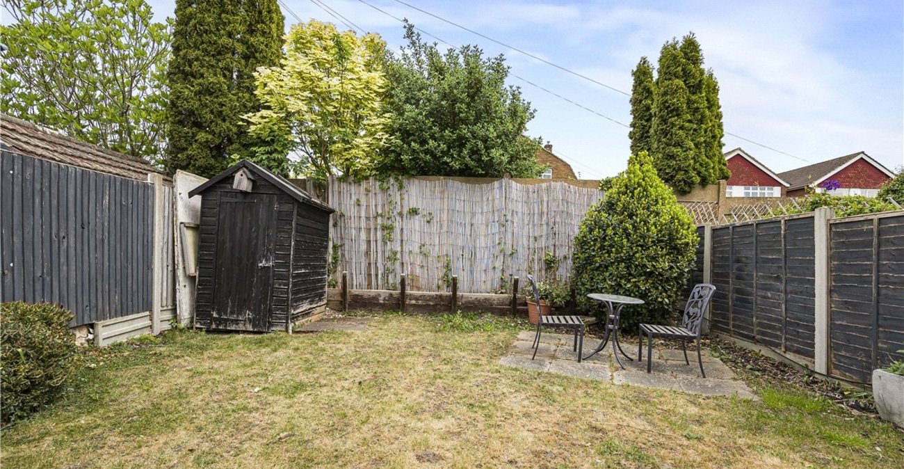 2 bedroom bungalow for sale in Orpington | Robinson Jackson