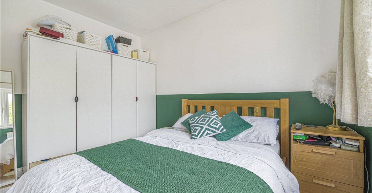 2 bedroom bungalow for sale in Orpington | Robinson Jackson