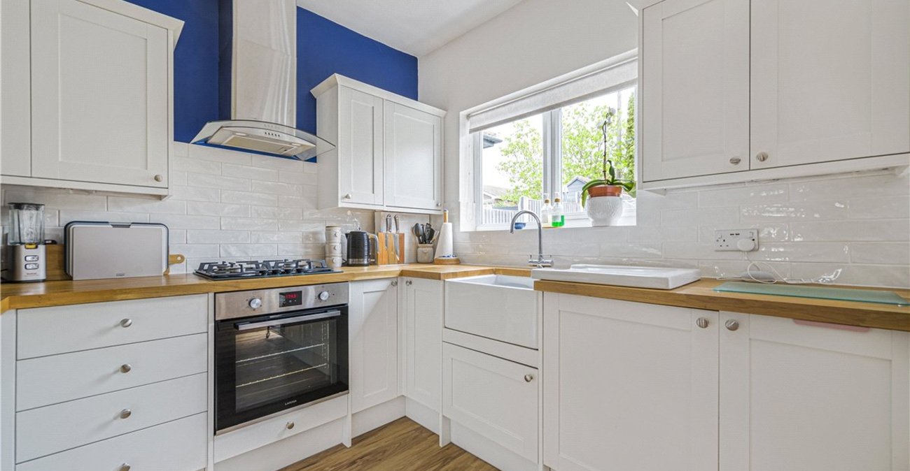 2 bedroom bungalow for sale in Orpington | Robinson Jackson
