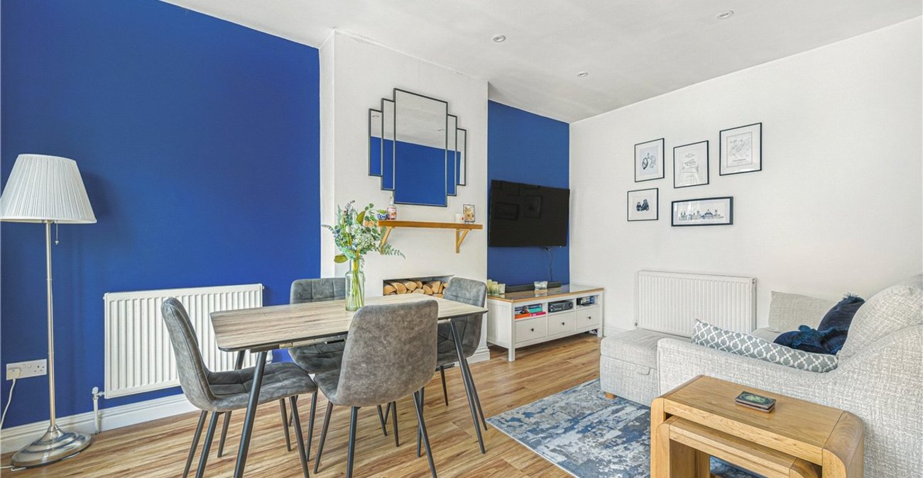 2 bedroom bungalow for sale in Orpington | Robinson Jackson