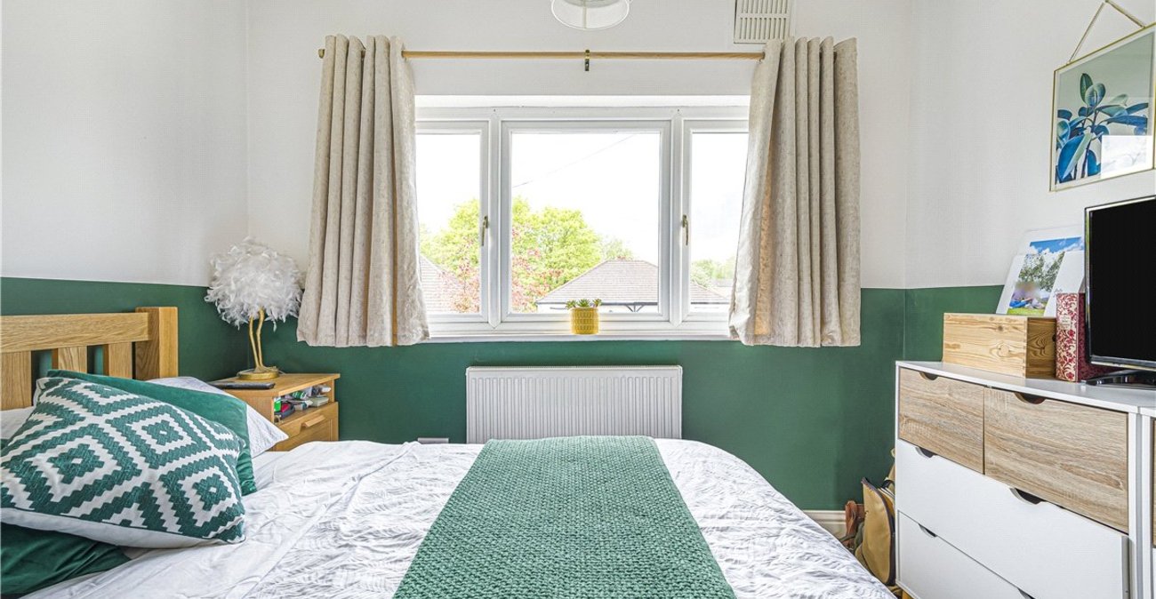 2 bedroom bungalow for sale in Orpington | Robinson Jackson