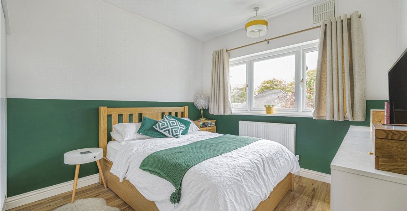 2 bedroom bungalow for sale in Orpington | Robinson Jackson