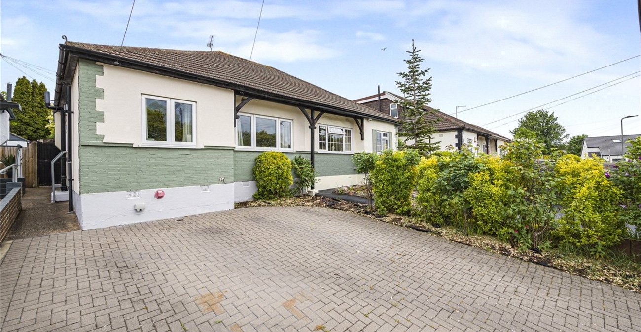 2 bedroom bungalow for sale in Orpington | Robinson Jackson