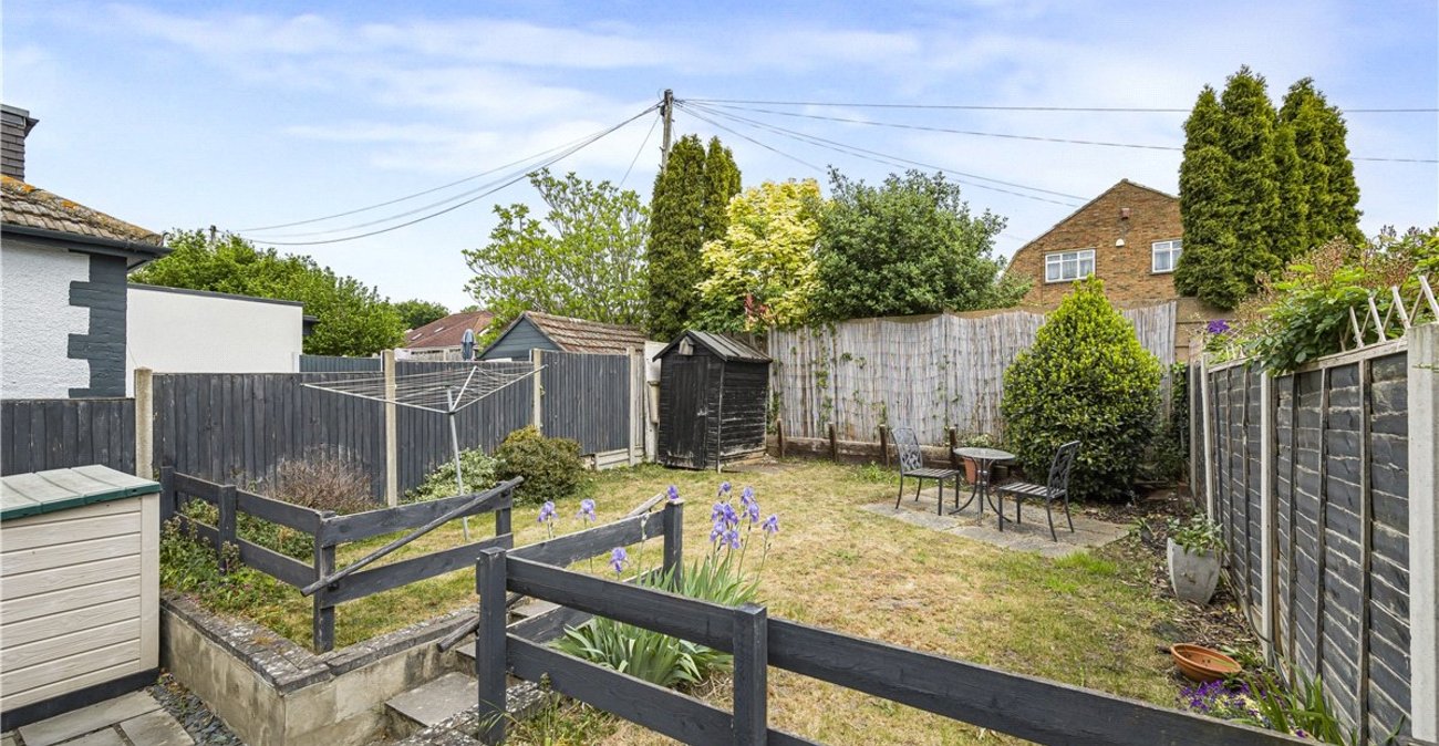 2 bedroom bungalow for sale in Orpington | Robinson Jackson