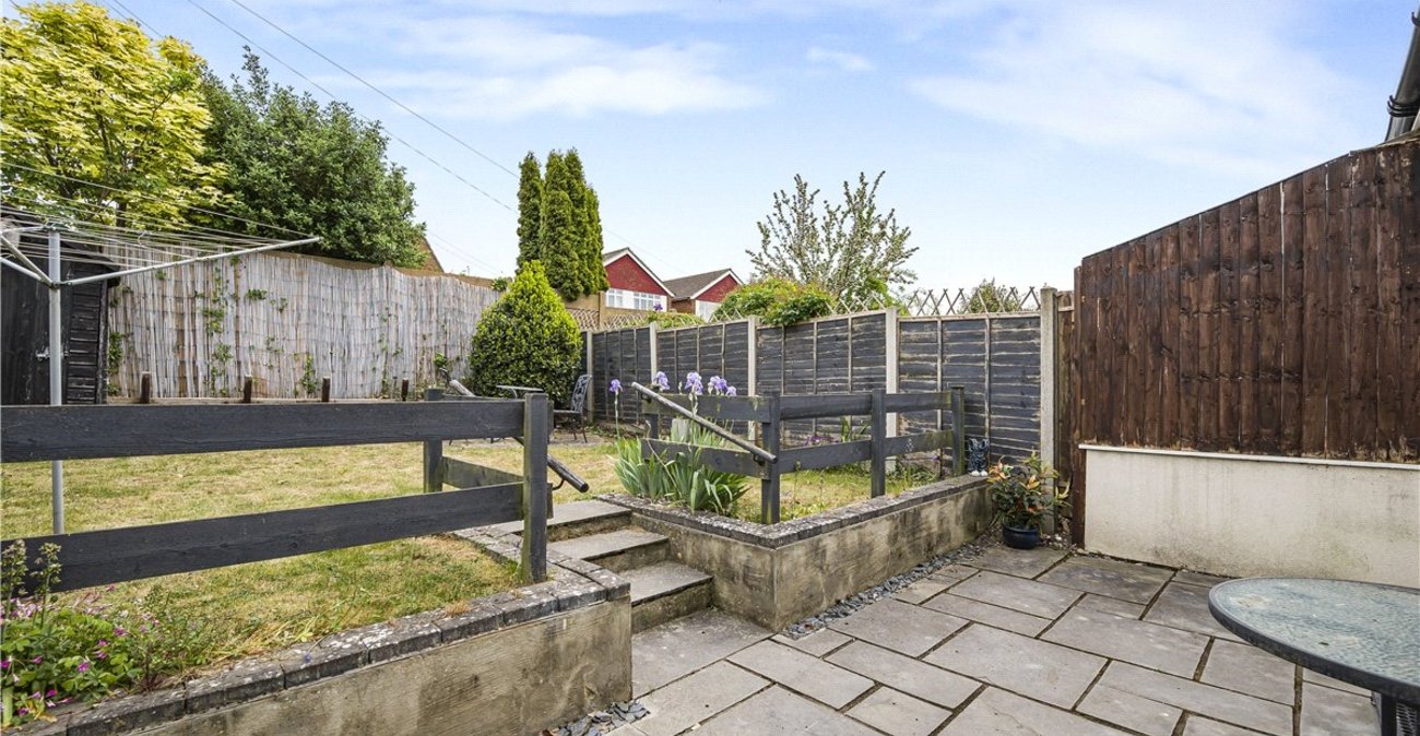 2 bedroom bungalow for sale in Orpington | Robinson Jackson