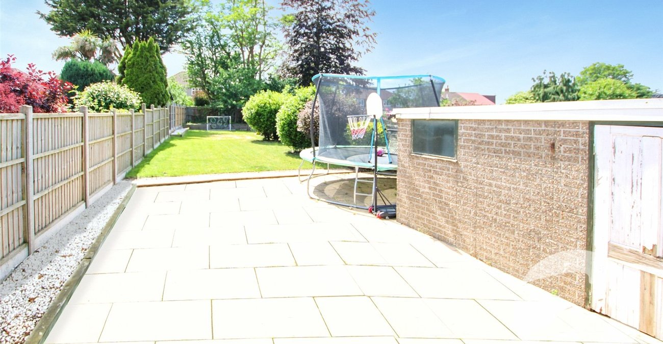 3 bedroom house for sale in London | Robinson Jackson