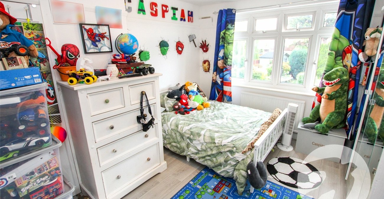 3 bedroom house for sale in London | Robinson Jackson